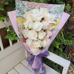 18 Fragrant Perfume Roses Bouquet